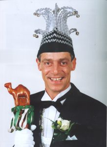 2002 – Guus 3e †